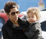 Halle Berry et sa fille Nahla le 28 février 2011 à Los Angeles 