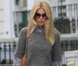 Claudia Schiffer sur le chemin de l\'école à Londres, février 2011