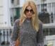 Claudia Schiffer marche sur les pas de... Estelle Lefébure !