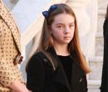 La princesse Alexandra de Hanovre, plus jeune fille de la princesse Caroline de Hanovre, fait des débuts prometteurs en patinage artistique !