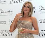 Jennifer Aniston lors de la présentation de son parfum le 10 mars 2011 à Mexico City a de nouveau affiché sa chevelure extra blonde