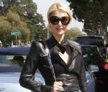 Paris Hilton va célébrer l'anniversaire de sa maman Kathy Hilton, au Il Cielo Cafe de Beverly Hills, le 18 mars 2011.