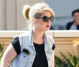 Kelly Osbourne se promène dans les rues de Los Angeles le 18 mars 2011