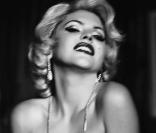 Célyne Durand : une divine Marilyn luxueusement parée !