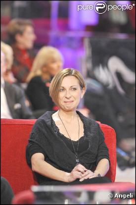 Natalie Dessay (photo : début février sur le plateau de  Vivement dimanche ) et son mari Laurent Naouri ont fait de rares confidences sur leur famille dans Le Figaro du 26 mars 2011