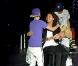 Justin Bieber invite l'une de ses fans sur scène sur  One less lonely girl , le mardi 29 mars 2011 à Bercy.