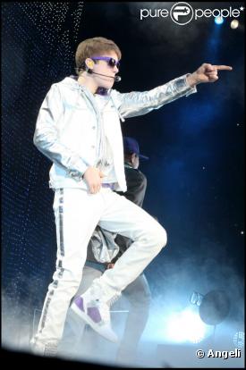 Justin Bieber se produit sur la scène de Bercy, mardi 29 mars 2011.