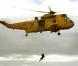 Le prince William, en exercice de sauvetage à bord d'un hélicoptère Sea King le 31 mars 2011 à Anglesey, a confié sa nervosité à moins d'un mois de son mariage, qui l'empêche même de trouver le sommeil !