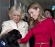 Letizia et Camilla Parker Bowles ont visité un centre d'adoption de chiots à Madrid le 31 mars 2011