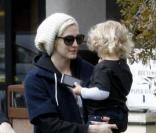 Ashlee Simpson et son petit Bronx, en mars 2011 à Los Angeles.
