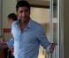 Découvrez John Stamos dans la série Glee.