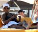 Serena Williams sur la plage à Miami, avec une amie, le 4 avril 2011