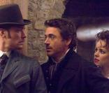 Rachel McAdams dans <em>Sherlock Holmes</em> avec Robert Downey Jr. et Jude Law<br />
