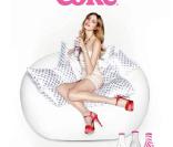 Heidi Mount pour la campagne Coca-Cola Light par Karl Lagerfeld, avril 2011.
