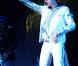 Justin Bieber se produit à Milan (Italie), devant 15 000 fans, samedi 9 avril.