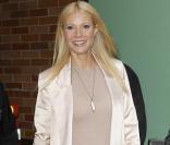Gwyneth Paltrow à la sortie des studios ABC à New York pour la promotion de son livre de cuisine. Le 12 avril 2011