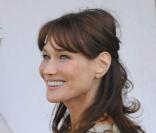 Carla Brun sur le tournage du film Minuit à Paris, en juillet 2010.