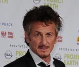 Sean Penn (ici à Berlin pour le Festival le 27/02/2011) et Christian Bale réunis sur l\'écran dans <em>The Last Photograph</em>. Le tournage débutera en 2012<br />