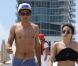 Noah Becker et sa petite amie Rafaela, profitent en couple de la plage de Miami le 18 avril 2011