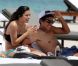 Noah Becker en compagnie de sa chérie Rafaela, profite du soleil sur Miami Beach, le 18 avril 2011