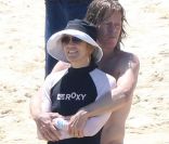 Ah l'amour ! Même après 14 ans de mariage, Felicity Huffman et  William H. Macy sont toujours in love ! Mexique, 3 avril 2011   