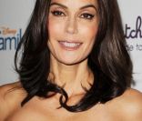 Interviewée sur le plateau de l'émission Extra, Teri Hatcher révèle la maladie dont elle souffre.