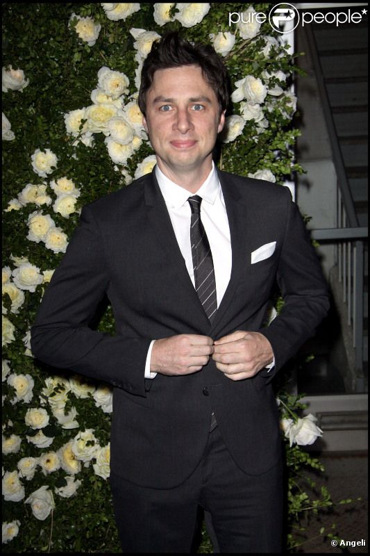Zach Braff en mode tenue de soirée pour assister au dîner Chanel organisé à New York le 25 avril 2011 
