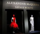  L'exposition en hommage à Alexander McQueen ouvrira le 4 mai au Musée contemporain de New York. New York, 2 mai 2011 