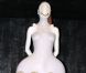 Une robe magnifique d'Alexander McQueen exposée au MET. New York, 2 mai 2011