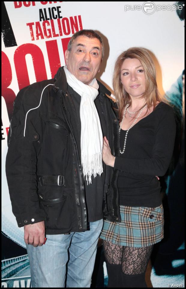 Jean-Marie Bigard et sa compagne Lola Marois, lors de l'avant-première du film  La Proie , en avril 2011 à Paris.