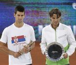 Novak Djokovic, à gauche, a gagné le tournoi de Madrid face au numéro 1 mondial, Rafael Nadal, le 8 mai. La bataille de Paris s'annonce chaude ! 
