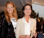  Blake Lively et Caroline de Monaco lors du défilé de mode Croisière Chanel à l'Eden Roc au Cap d'Antibes le 9 mai 2011 