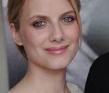 Mélanie Laurent lumineuse à Cannes, le 10 mai 2011.