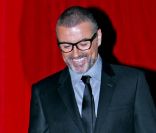 George Michael annonce sa prochaine tournée Symphonica, au Royal Opera House, à Londres le 11 mai 2011