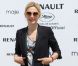 Julie Gayet sur la plage du Majestic 64 lors du festival de Cannes le 12 mai 2011