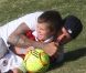 David Beckham très complice avec son fils Cruz lors d'un match de football à Los Angeles le 13 mai 2011
 &nbsp; 