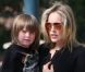 Sharon Stone : moments de tendresse avec son fils Quinn au Coldwater Park à Beverly Hills à Los Angeles le 14 mai 2011