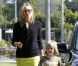 Sharon Stone rentre du Coldwater park avec ses fils Quinn et Laird à Los Angeles le 14 mai 2011