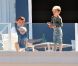 Gavin Rossdale et ses enfants Zuma et Kingston à l'hôtel Eden Roc, à Antibes, le 16 mai 2011.
