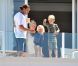 Gavin Rossdale et ses enfants Zuma et Kingston à l'hôtel Eden Roc, à Antibes, le 16 mai 2011.