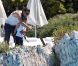 Gavin Rossdale et ses enfants Zuma et Kingston à l'hôtel Eden Roc, à Antibes, le 16 mai 2011.
