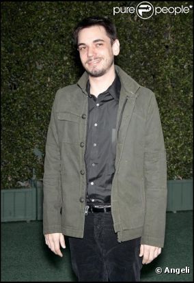 Adam Goldstein (le 24 octobre 07), plus connu sous le nom de DJ AM, est décédé en 2009. Deux ans plus tard, sa grande soeur Lara Long est partie des suites d'un cancer, à seulement 40 ans. C'était le 9 mai 2011.