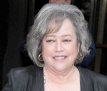  Kathy Bates lors de l'avant-première de Midnight in Paris à New York au cinéma de Tribeca le 17 mai 2011 