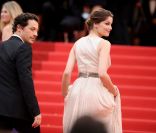 Laetitia Casta et Stefano Accorsi avant la montée des marches, pour la  projection de La Conquête, lors du Festival de Cannes, le 18 mai 2011