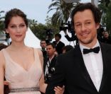 Laetitia Casta et Stefano Accorsi avant la montée des marches, pour la  projection de La Conquête, lors du Festival de Cannes, le 18 mai 2011