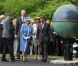 Le 19 mai 2011, à l'occasion de l'avant-dernier jour de sa visite historique en Irlande, la reine Elizabeth II, passionnée de chevaux de races, a découvert les haras nationaux irlandais de Kildare.