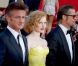 La ravissante Jessica Chastain entourée de Sean Penn et Brad Pitt, à l'occasion de la présentation de The Tree of Life , lors du 64e Festival de Cannes, le 16 mai 2011.