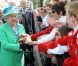  30 000 personnes étaient massées dans les rues de la ville de Cork pour acclamer la monarque, vendredi 20 mai ! 
 La visite historique de la reine Elizabeth II d'Angleterre en République d'Irlande, du 17 au 20 mai 2011, a été un franc succès, ouvrant la voie d'une réconciliation entre les deux nations au passé douloureux. 