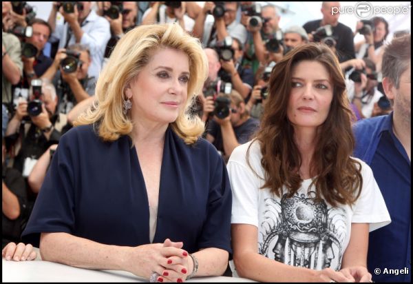 Catherine Deneuve et Chiara Mastroianni lors du photocall des Bien-aimés au festival de Cannes le 21 mai 2011
