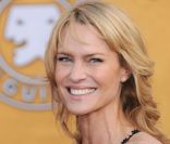 Robin Wright affiche toujours un maquillage naturel et très élégant. Los Angeles, 30 janvier 2011<br />